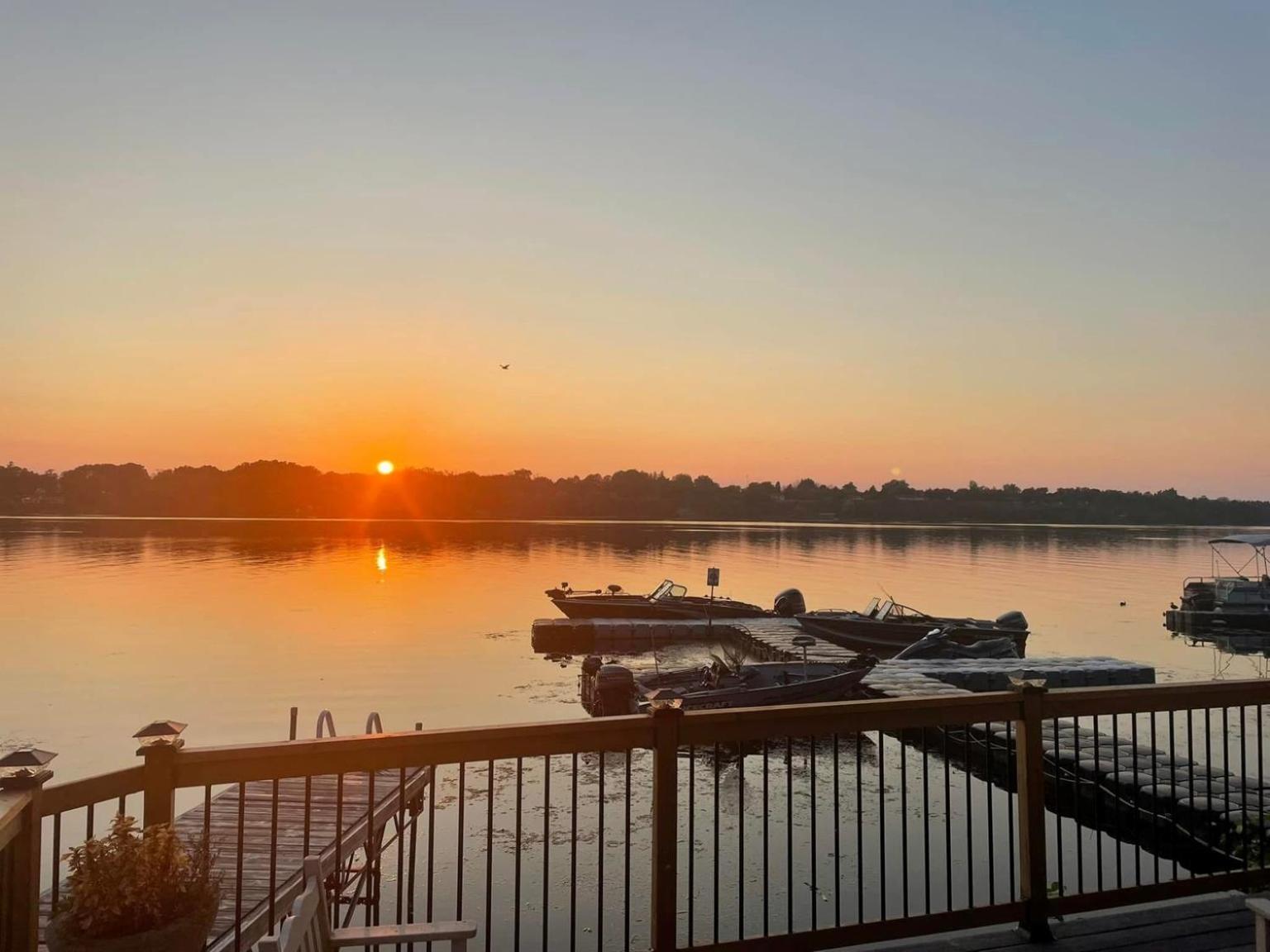 Merland Park Minnow Motel พิกทัน ภายนอก รูปภาพ